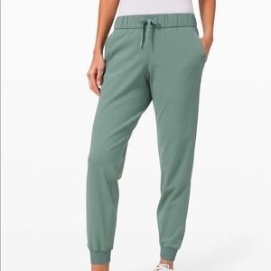 Lululemon On the fly jogger